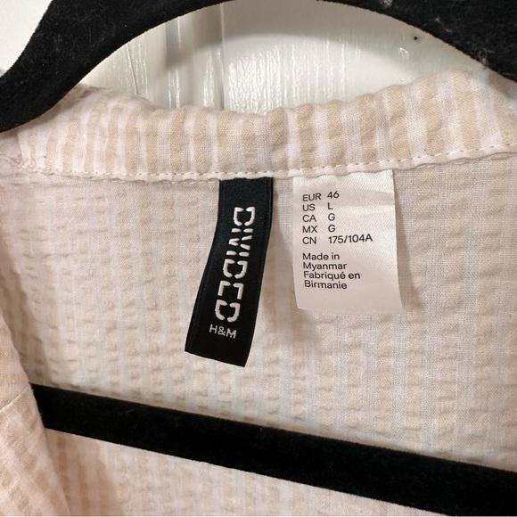 H&M Cream and White Checkered Collared Button Up Crop Top - Picture 8 of 10